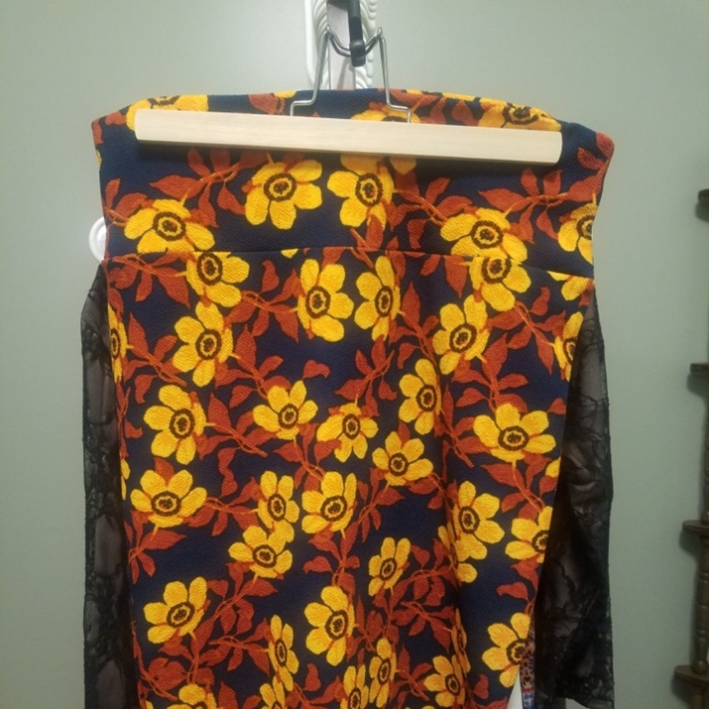 LuLaRoe floral Cassie skirt, excellent condition